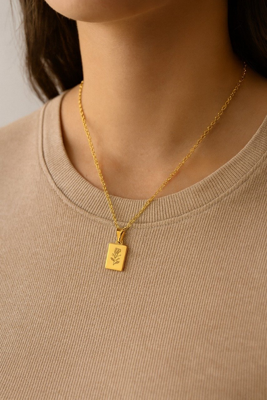 Floral Engraved Gold Pendant - Image 2